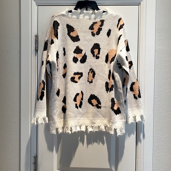 Distressed oversized leopard sweater - Picture 2 of 2